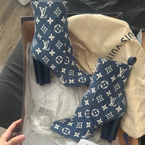 Louis Vuitton boots - Picture 1 of 2